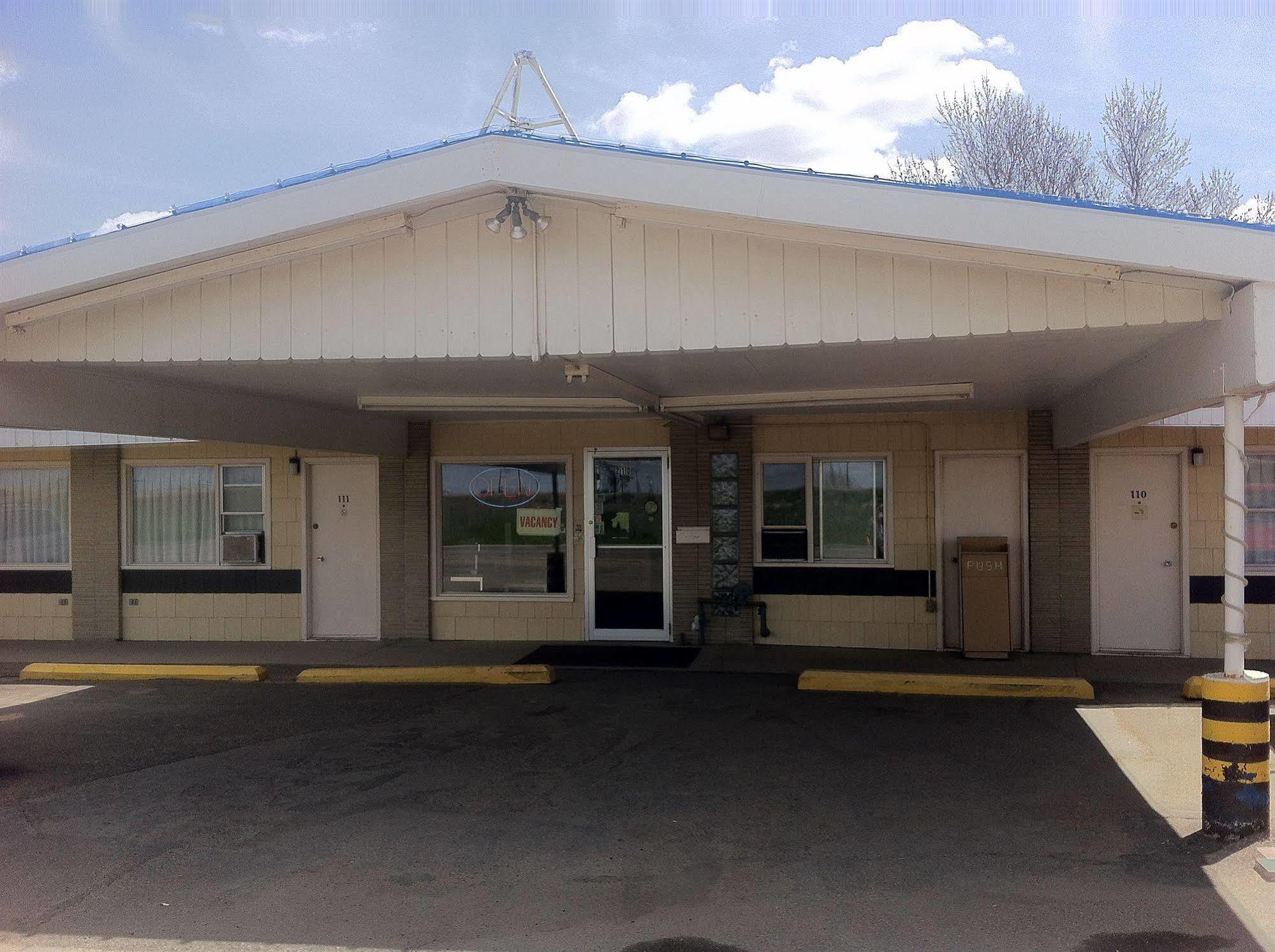 Rainbow Motel Swift Current Exterior foto